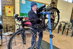 richard-lowes-bike-kitchen750